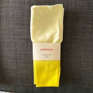 Comrad Knee High compression socks in hombre yellow
